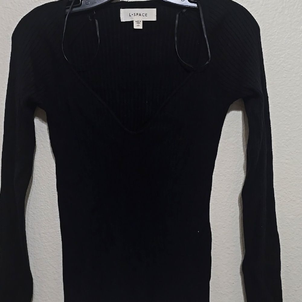 Lspace Camryn Fitted Ribbed Sweater‎ Top Black  L